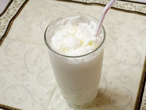 Vaníliás milkshake fagylaltból- olyan finom, mint a mekiben